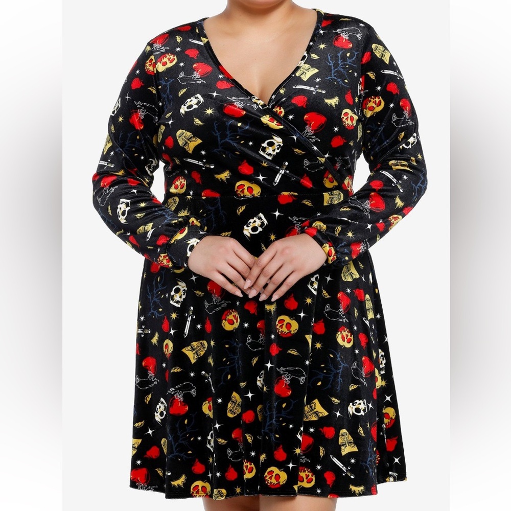 Disney Snow White‎ & The Seven Dwarfs Evil Queen Icons Velvet Dress Plus Size